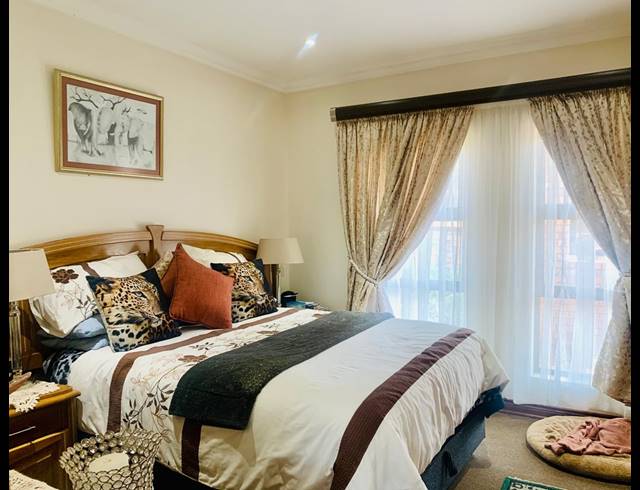 2 BEDROOM RETIREMENT UNIT FOR SALE IN JORDAAN PARK